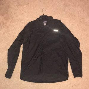 Packable Patagonia lightweight windbreaker